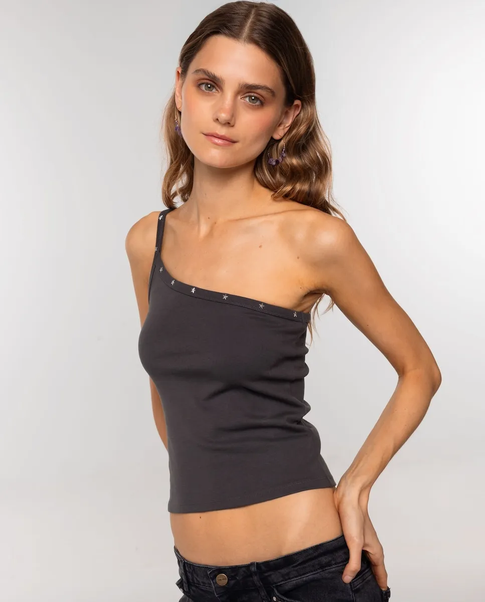 Асимметричный топ с бретелью и декоративными металлическими звездами The-Are, серый
Асимметричный топ с бретелью и декоративными металлическими звездами The-Are, серый
