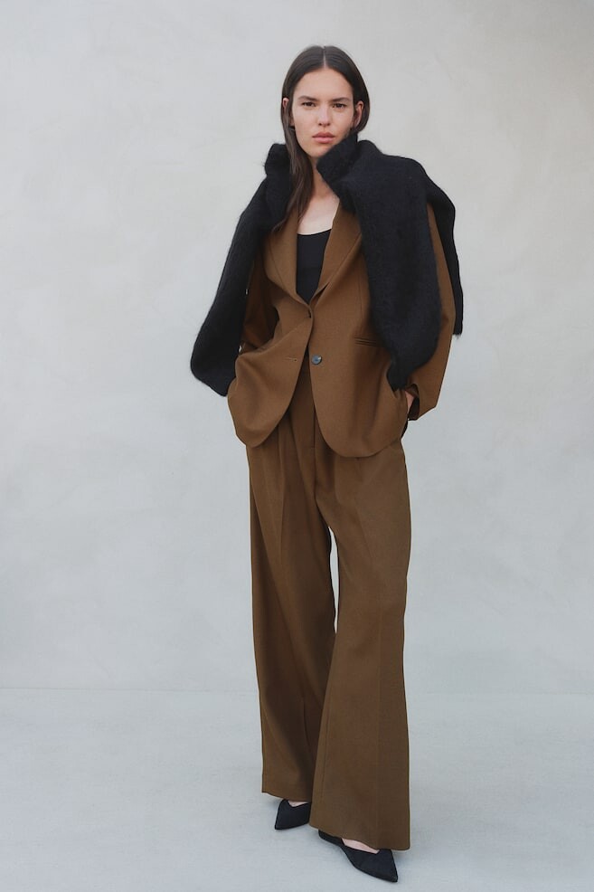 Брюки с прижатыми складками H&M, коричневый
Брюки с прижатыми складками H&M, коричневый