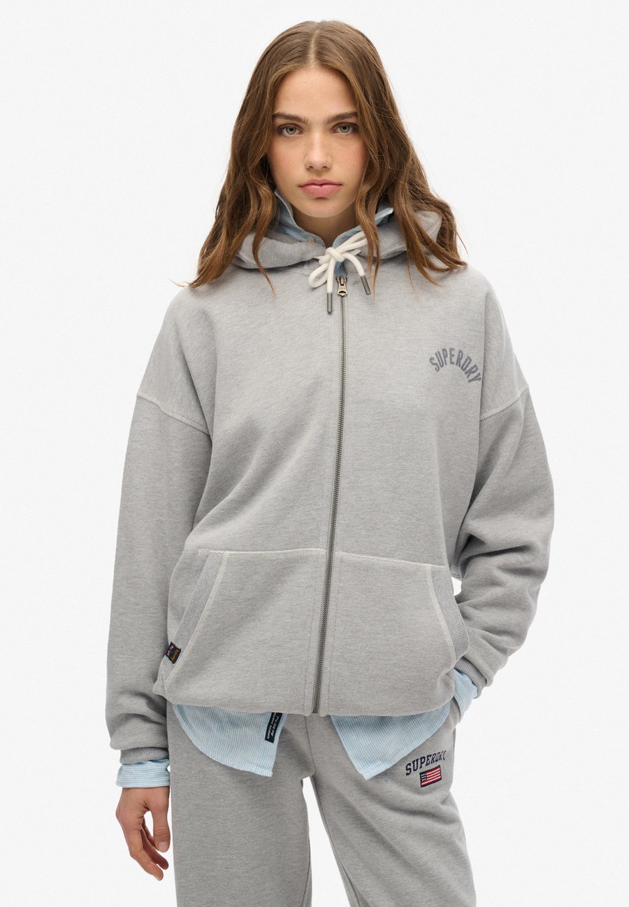 Толстовка Superdry & Co Zip-up sweatshirt, Grey Marl/Dark Grey, Серый, Толстовка Superdry & Co Zip-up sweatshirt, Grey Marl/Dark Grey
Толстовка Superdry & Co Zip-up sweatshirt, Grey Marl/Dark Grey, Серый, Толстовка Superdry & Co Zip-up sweatshirt, Grey Marl/Dark Grey