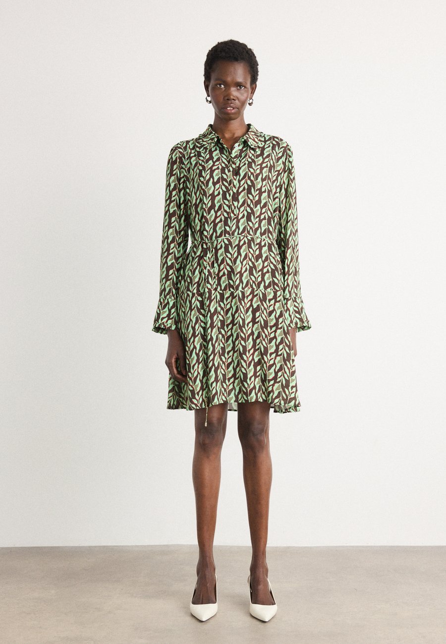 Платье Marc Cain Shirt dress, Dark Wood/Dark Brown
Платье Marc Cain Shirt dress, Dark Wood/Dark Brown