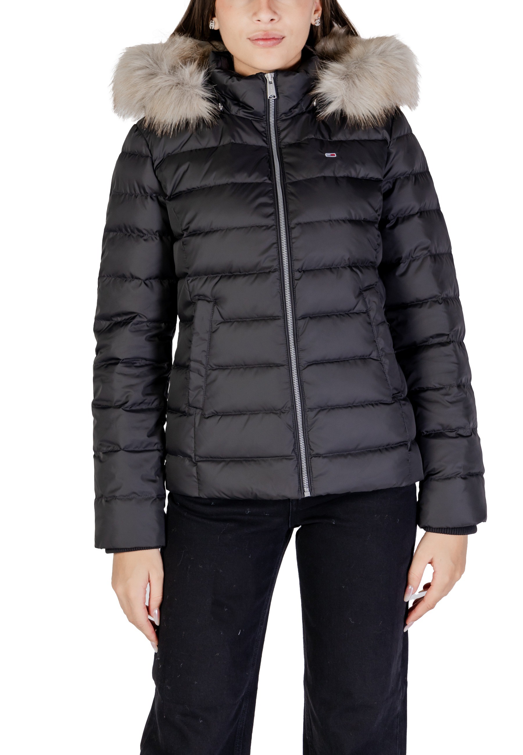 Куртки Tommy Jeans, черный
Куртки Tommy Jeans, черный