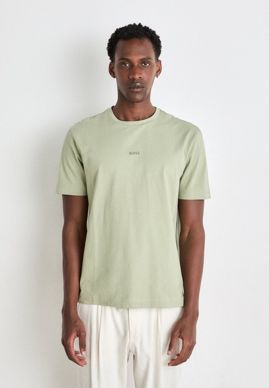 Базовая футболка BOSS, зеленый
Базовая футболка BOSS, зеленый