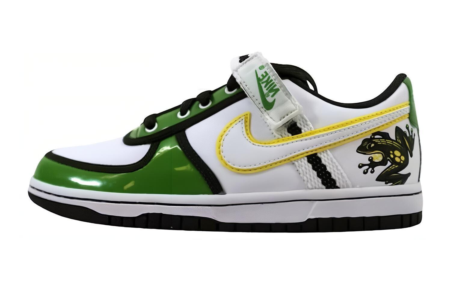 Вандал Низкий Премиум Белый GS Nike, зеленый
Вандал Низкий Премиум Белый GS Nike, зеленый