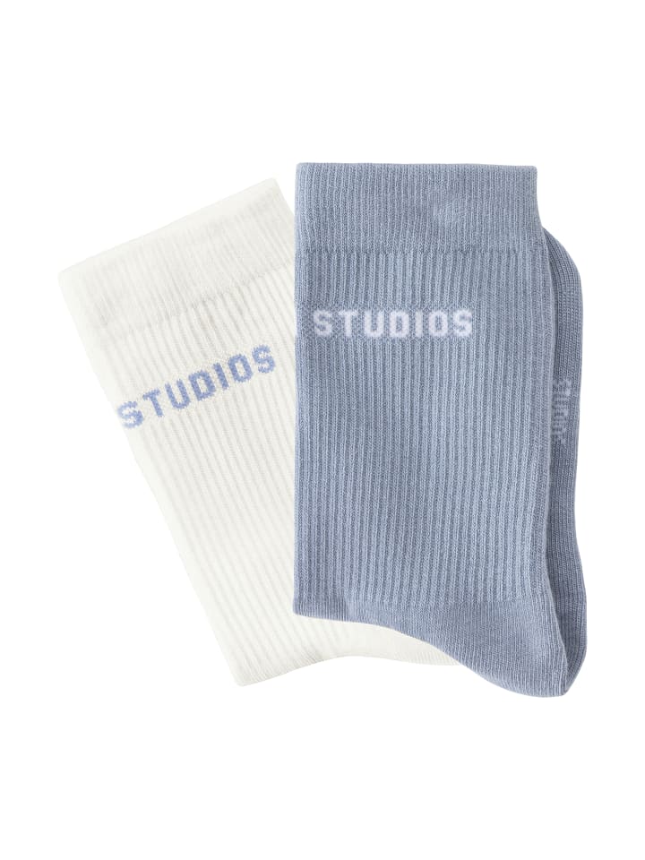 Copenhagen Studios Теннисные носки: 1 светло-голубые, 1 кремовые
Copenhagen Studios Теннисные носки: 1 светло-голубые, 1 кремовые