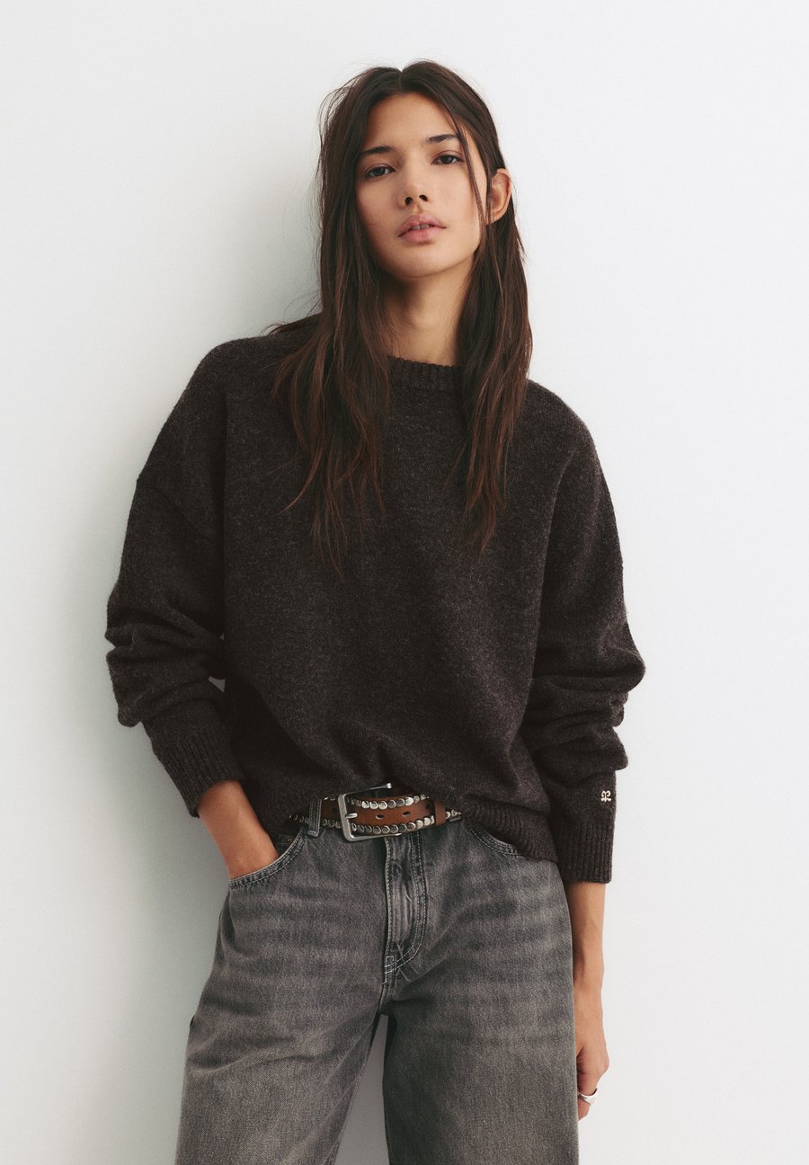 Джемпер PULL&BEAR BASIC, Dark Brown
Джемпер PULL&BEAR BASIC, Dark Brown