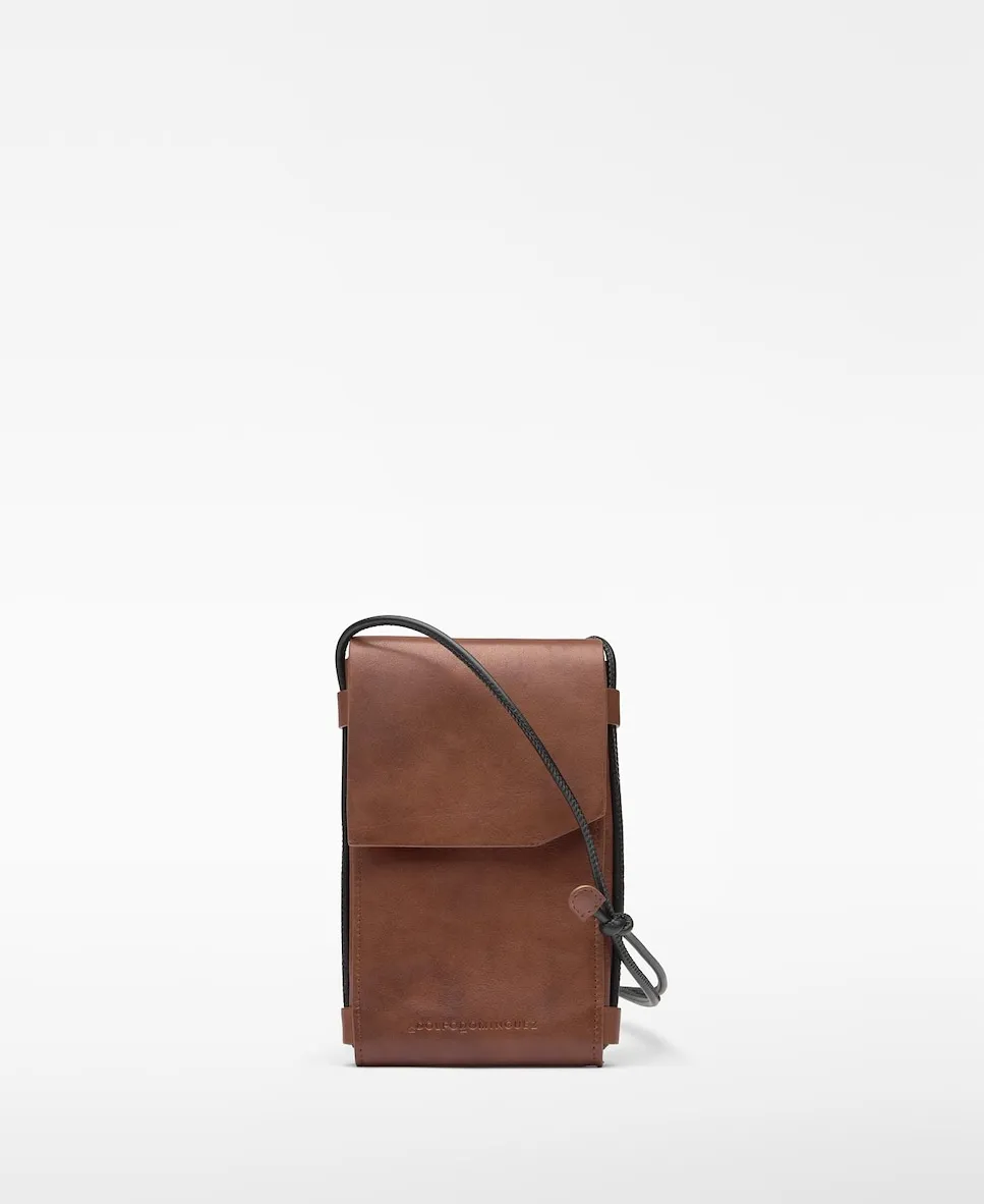 Мужская кожаная сумка-бандо для телефона Adolfo Dominguez, коричневый
Мужская кожаная сумка-бандо для телефона Adolfo Dominguez, коричневый