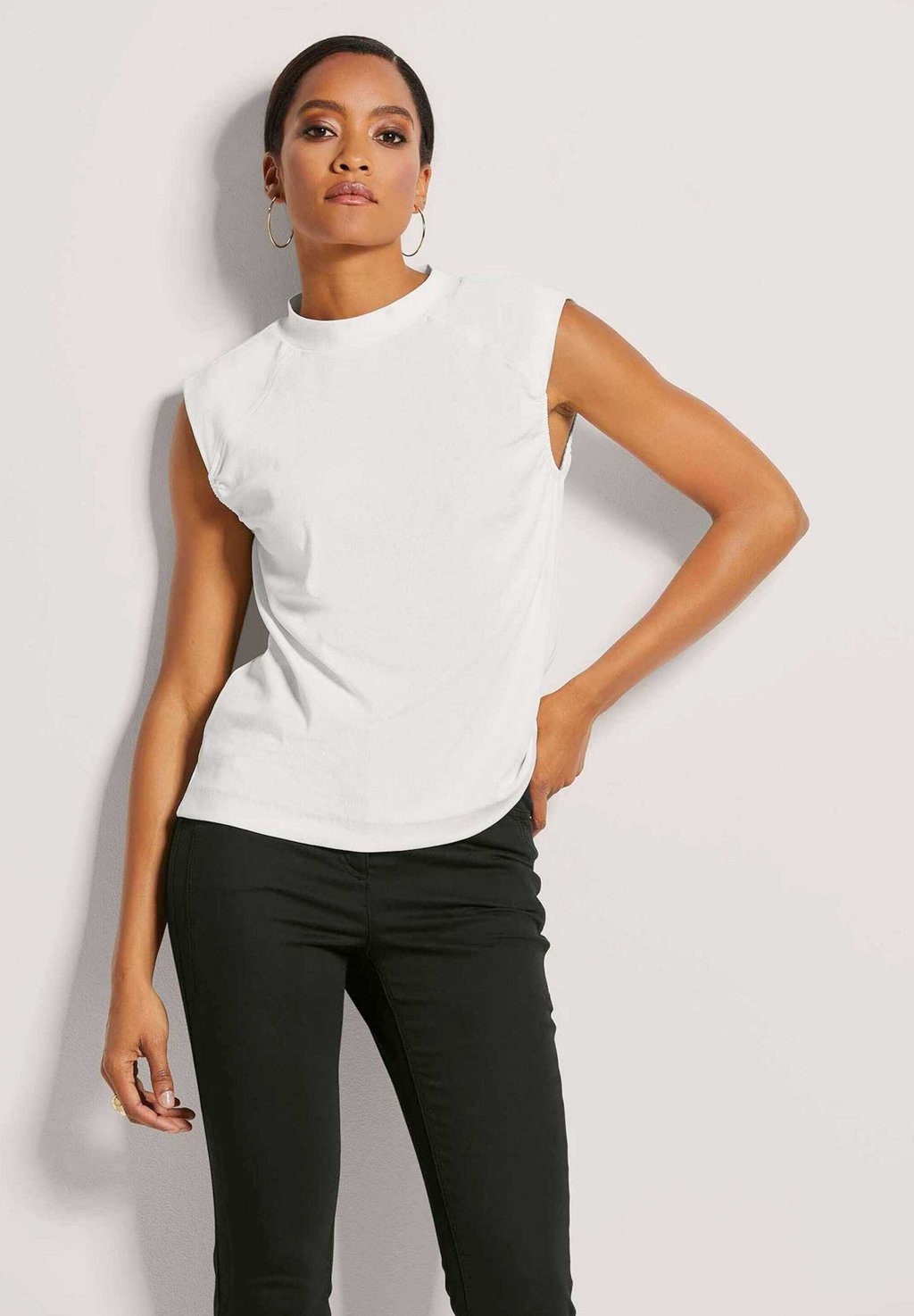 Топ ÄRMELFREIES MADELEINE, белый
Топ ÄRMELFREIES MADELEINE, белый