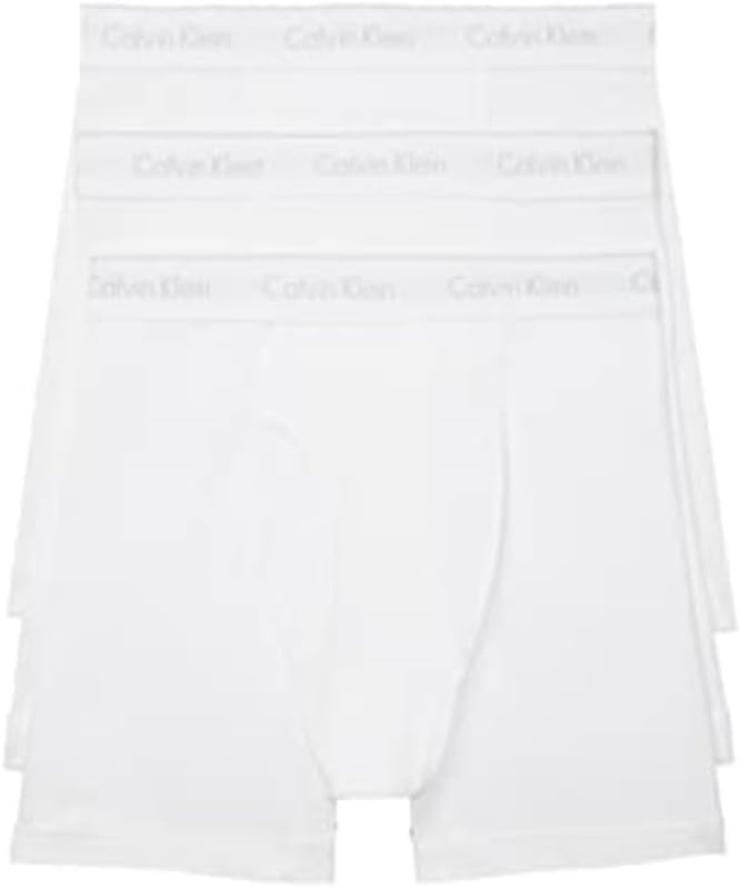 Комплект из 3 мужских боксеров Calvin Klein Cotton Classics, 3 White
Комплект из 3 мужских боксеров Calvin Klein Cotton Classics, 3 White