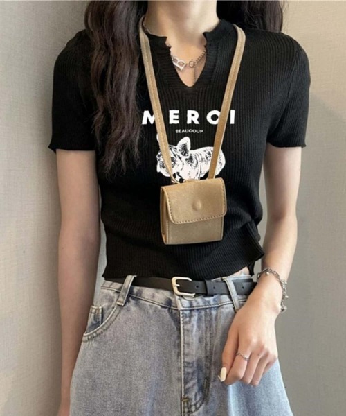 Футболка с V-образным вырезом, логотип MAISON DE THERESE, черный
Футболка с V-образным вырезом, логотип MAISON DE THERESE, черный