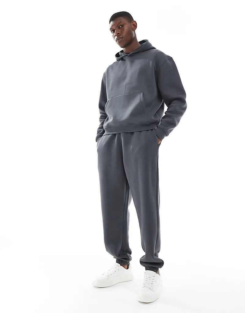 Базовые спортивные брюки свободного кроя ASOS DESIGN серого цвета
Базовые спортивные брюки свободного кроя ASOS DESIGN серого цвета