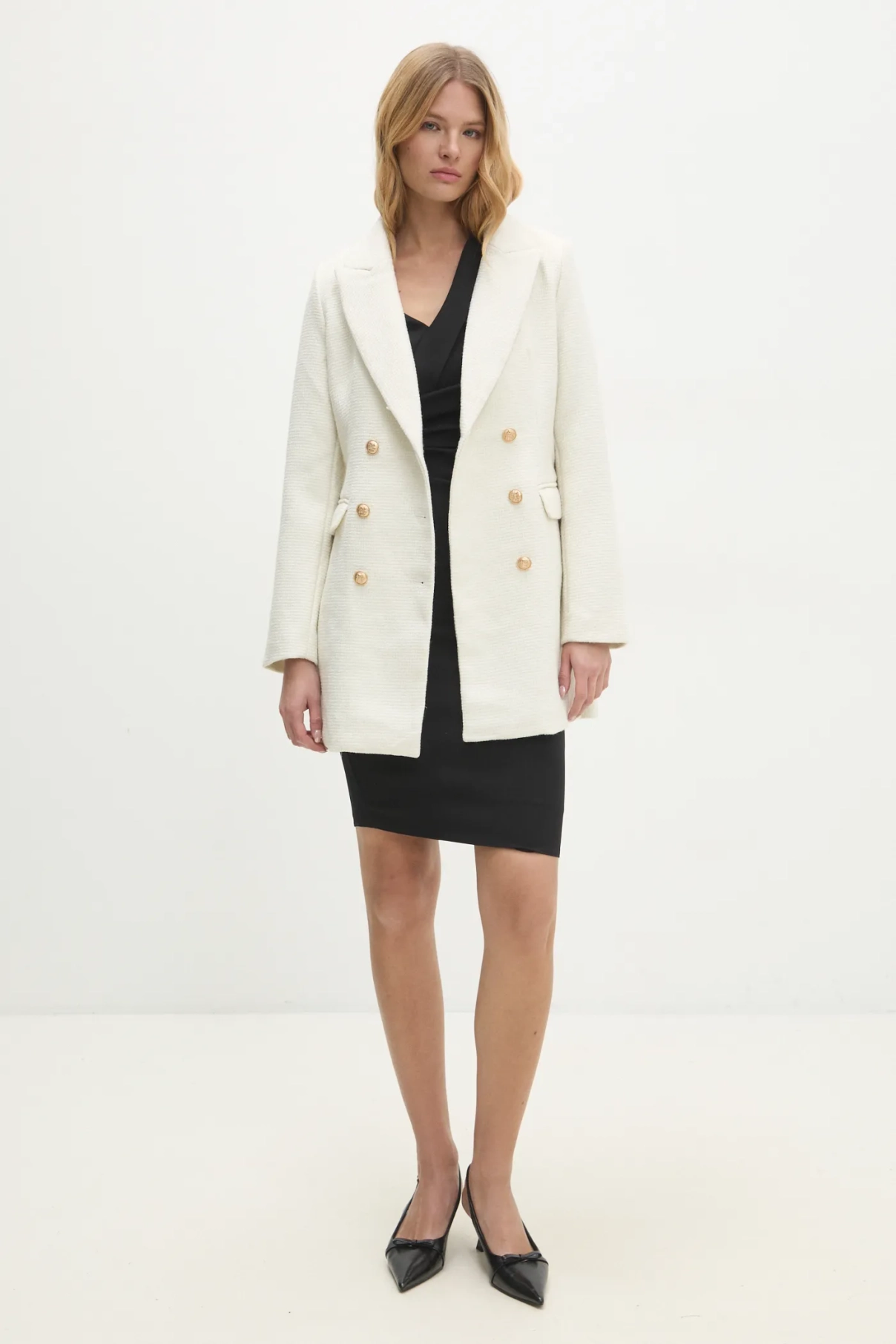 Блейзер из смесовой шерсти Answear Lab, белый
Блейзер из смесовой шерсти Answear Lab, белый