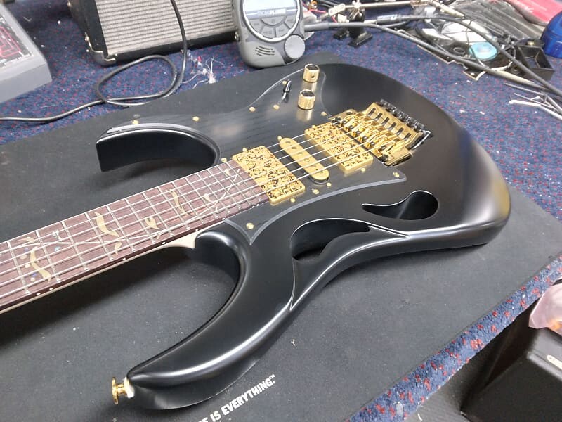 Электрогитара Ibanez PIA3761 Steve Vai Signature 2021 - Onyx Black
Электрогитара Ibanez PIA3761 Steve Vai Signature 2021 - Onyx Black