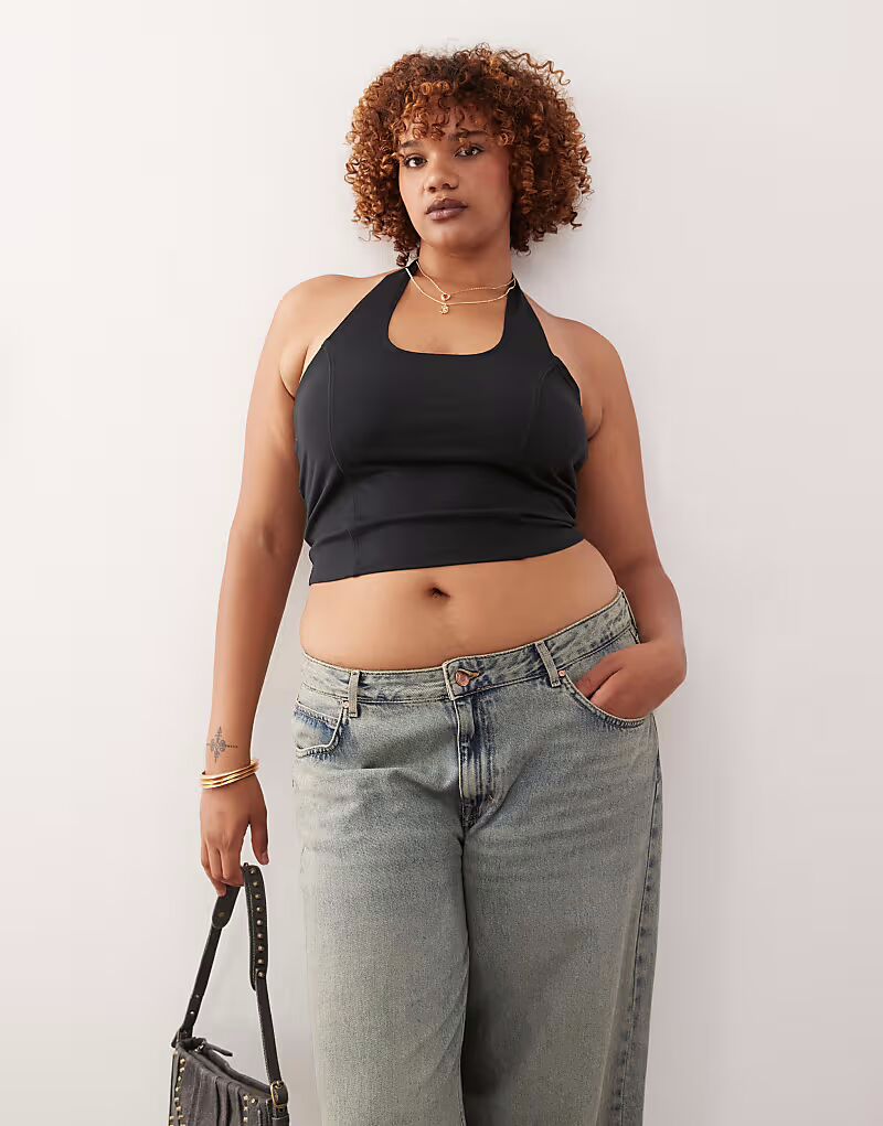 Топ COLLUSION Plus с бретельками через шею и отделкой кантом черного цвета
Топ COLLUSION Plus с бретельками через шею и отделкой кантом черного цвета