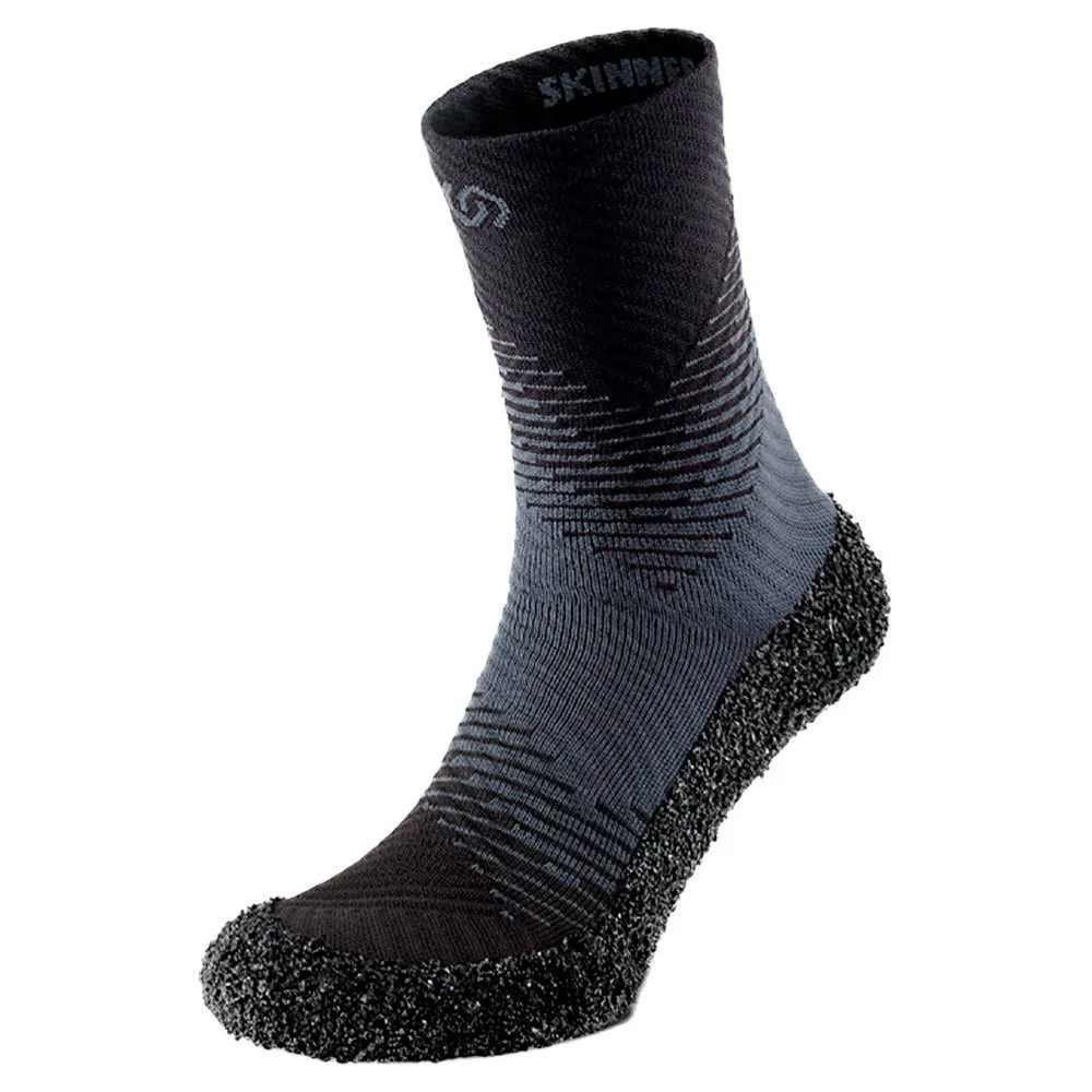 Походные беговые кроссовки Skinners Compression 2.0 Sock Shoes, серый
Походные беговые кроссовки Skinners Compression 2.0 Sock Shoes, серый
