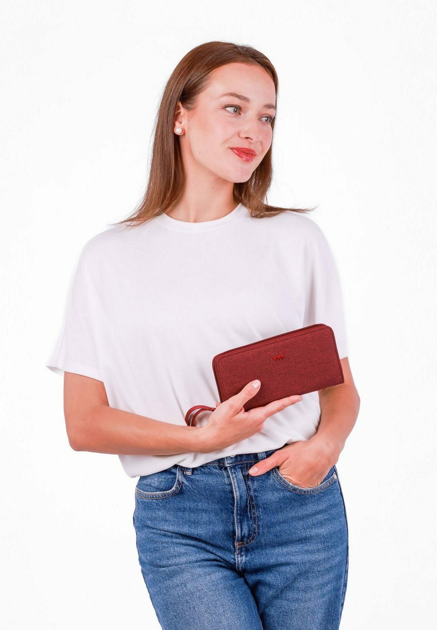 Кошелек VUCH NIGHTIE NICCI, Wine/Bordeaux
Кошелек VUCH NIGHTIE NICCI, Wine/Bordeaux