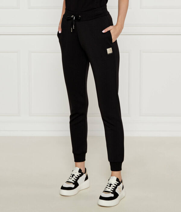 Штаны спортивные Armani Exchange женские, черный
Штаны спортивные Armani Exchange женские, черный
