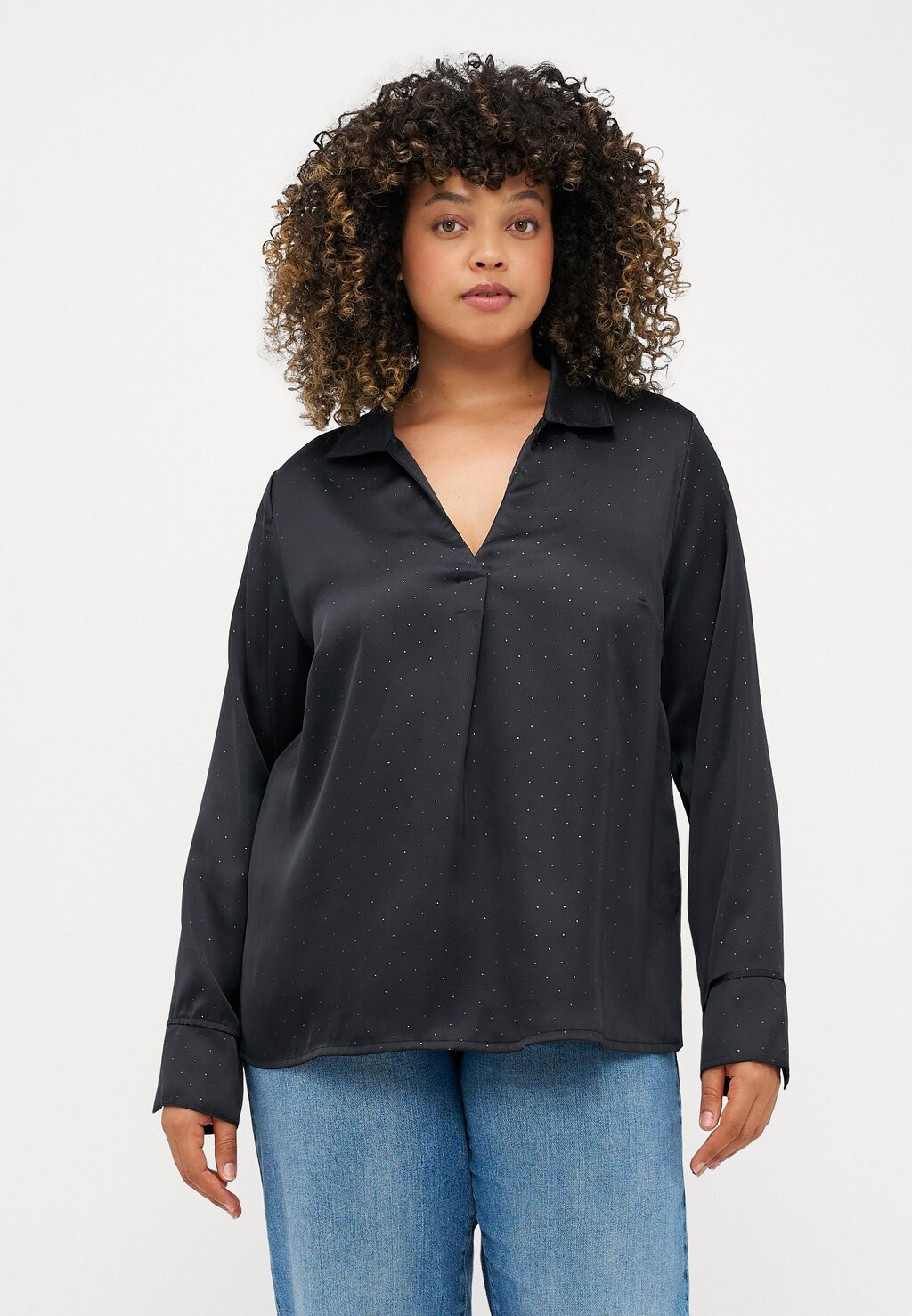 Блуза CARLUAR V NECK ONLY Carmakoma, черный
Блуза CARLUAR V NECK ONLY Carmakoma, черный