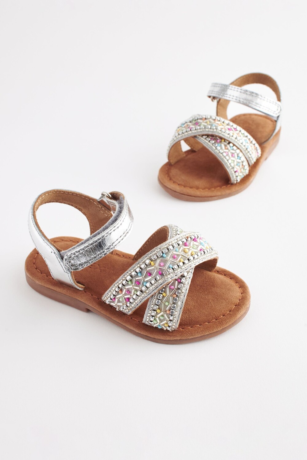 Сандалии для особых случаев украшенные бусинами Next, серебряный 
Сандалии для особых случаев украшенные бусинами Next, серебряный