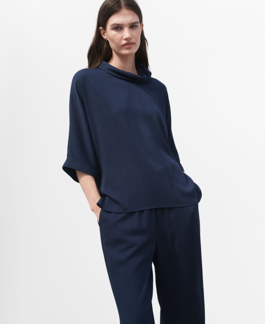 Женская свободная струящаяся блузка MANGO, Navy
Женская свободная струящаяся блузка MANGO, Navy