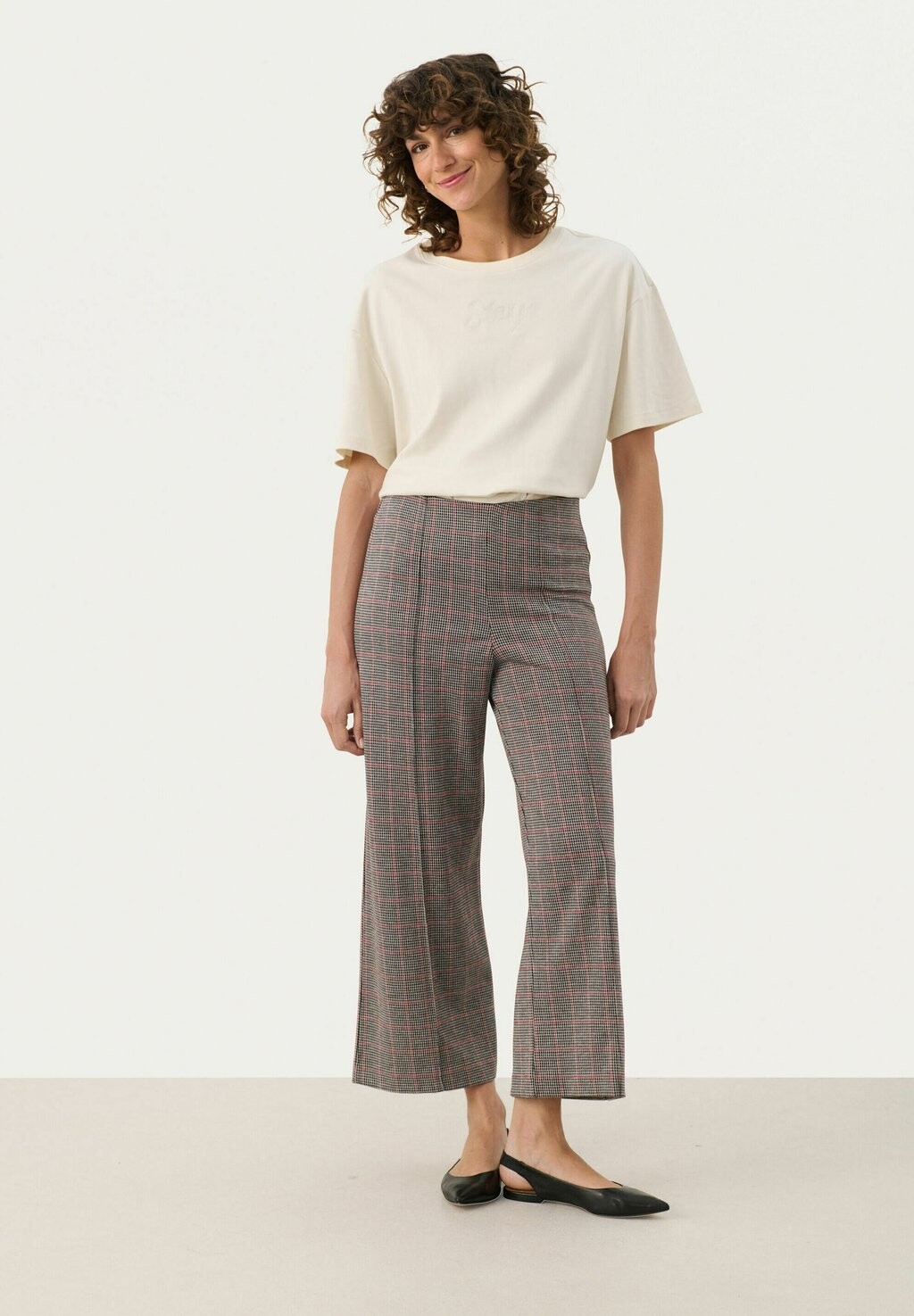 Брюки ILISAN Part Two, красный 
Брюки ILISAN Part Two, красный