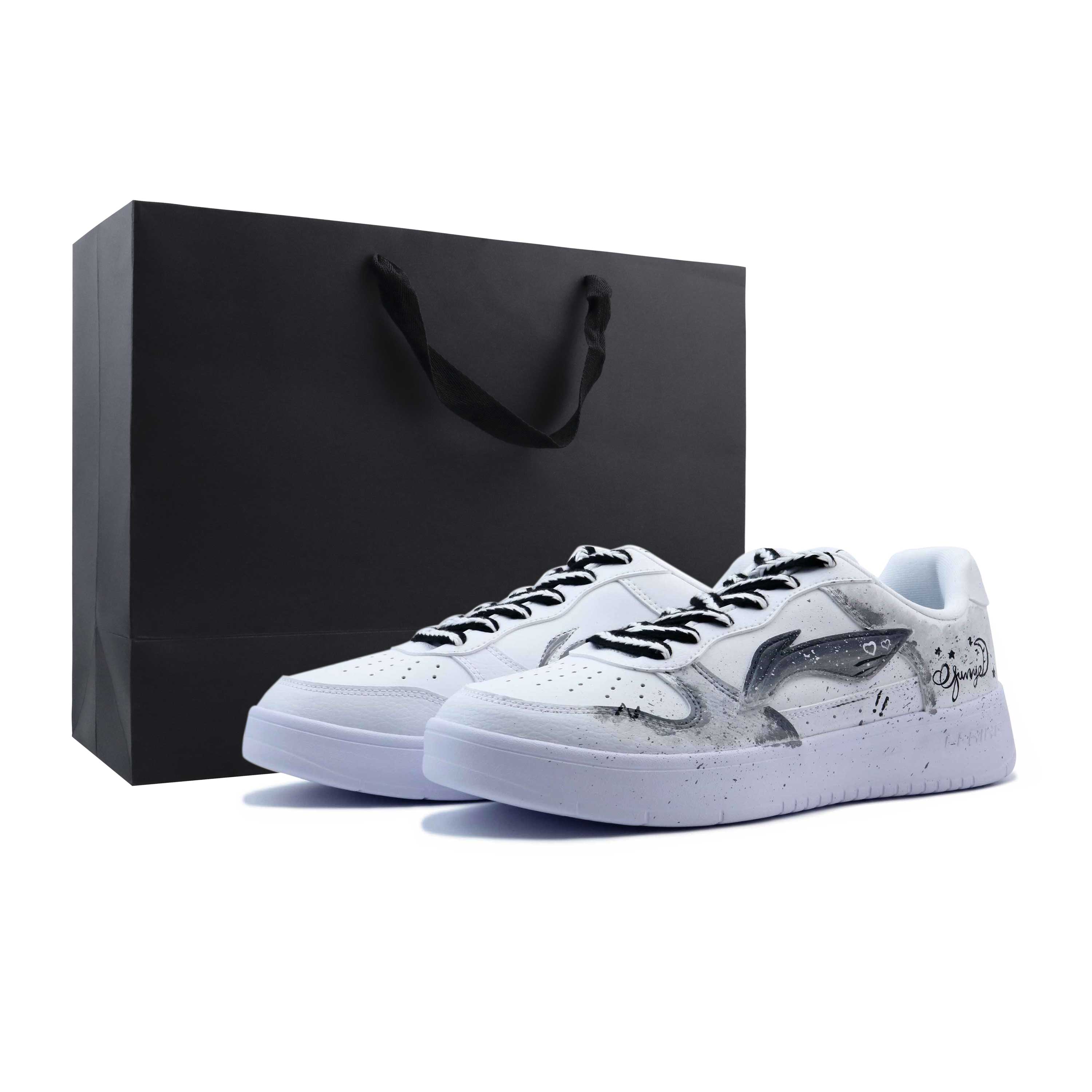 LINING Лининг Понтун Боутс Гуд Найт Легкие и износостойкие Лоу-топ Скейтборд обувь Унисекс Черный Белый - Сумка для покупок, цвет Shopping Bag
LINING Лининг Понтун Боутс Гуд Найт Легкие и износостойкие Лоу-топ Скейтборд обувь Унисекс Черный Белый - Сумка для покупок, цвет Shopping Bag