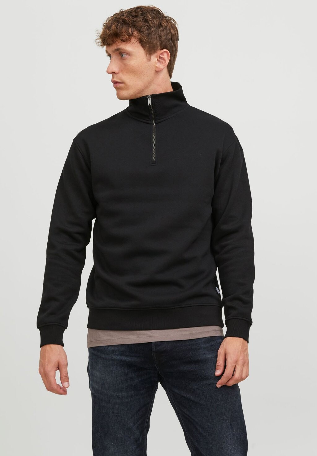 Толстовка JJEBRADLEY HALF ZIP Jack & Jones, черный
Толстовка JJEBRADLEY HALF ZIP Jack & Jones, черный
