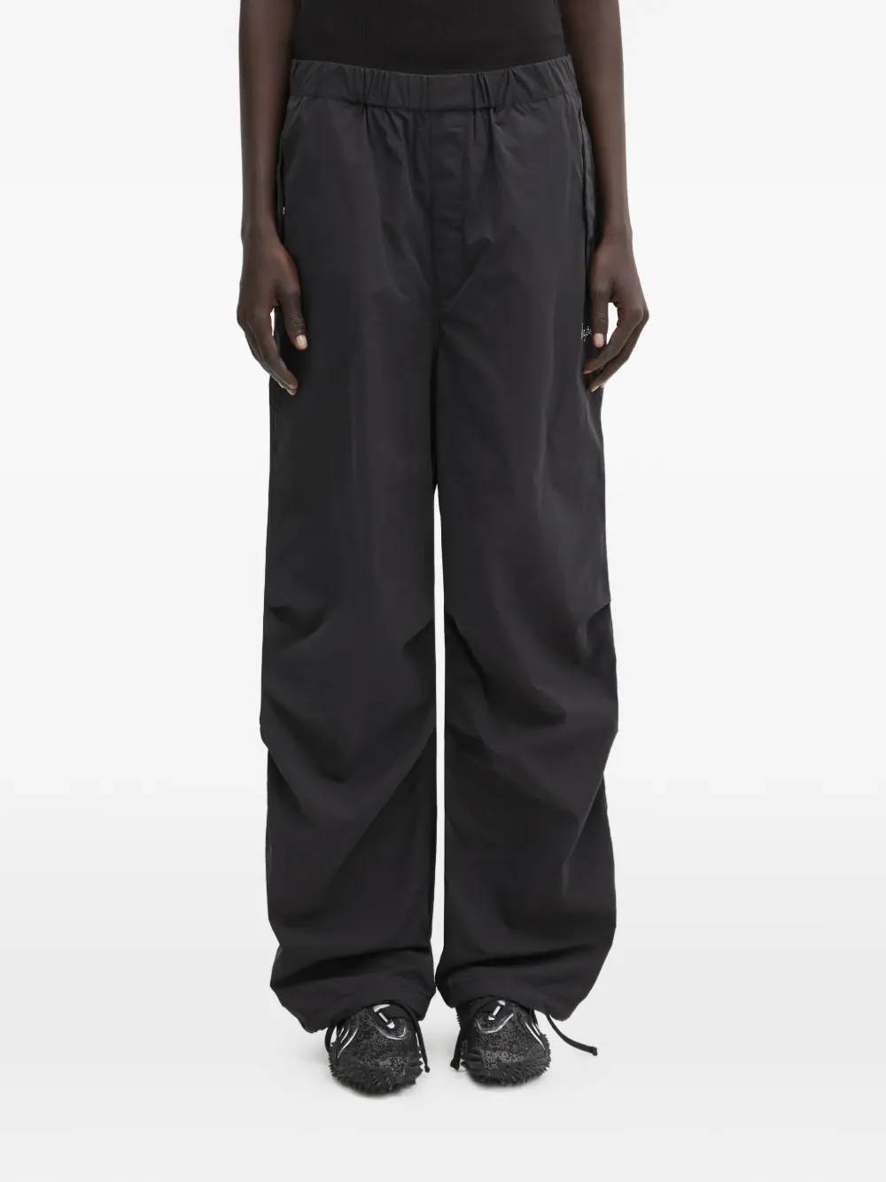 Брюки на эластичном поясе A BATHING APE, черный
Брюки на эластичном поясе A BATHING APE, черный