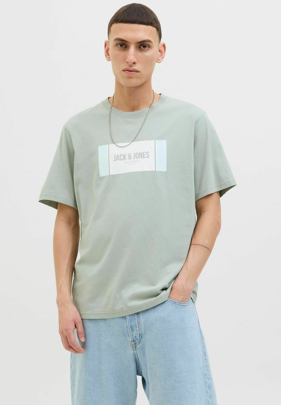 Футболка Jack & Jones LOGO , Iceberg Green/Light Green, Зеленый, Футболка Jack & Jones LOGO , Iceberg Green/Light Green
Футболка Jack & Jones LOGO , Iceberg Green/Light Green, Зеленый, Футболка Jack & Jones LOGO , Iceberg Green/Light Green