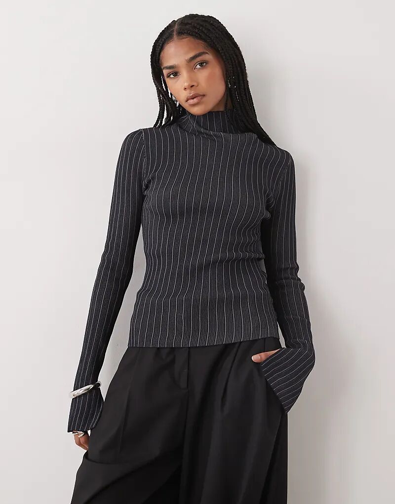 Приталенный джемпер Weekday в двухцветном пыльно-синем и черном цвете
Приталенный джемпер Weekday в двухцветном пыльно-синем и черном цвете