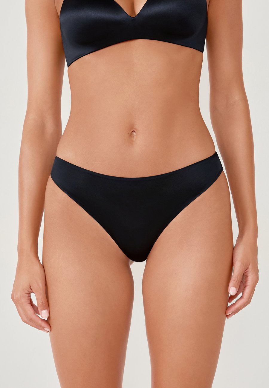 Трусы Etam PURE GLOW, Black
Трусы Etam PURE GLOW, Black