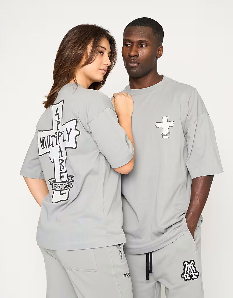 Футболка оверсайз от Multiply Apparel Established в темно-сером цвете
Футболка оверсайз от Multiply Apparel Established в темно-сером цвете