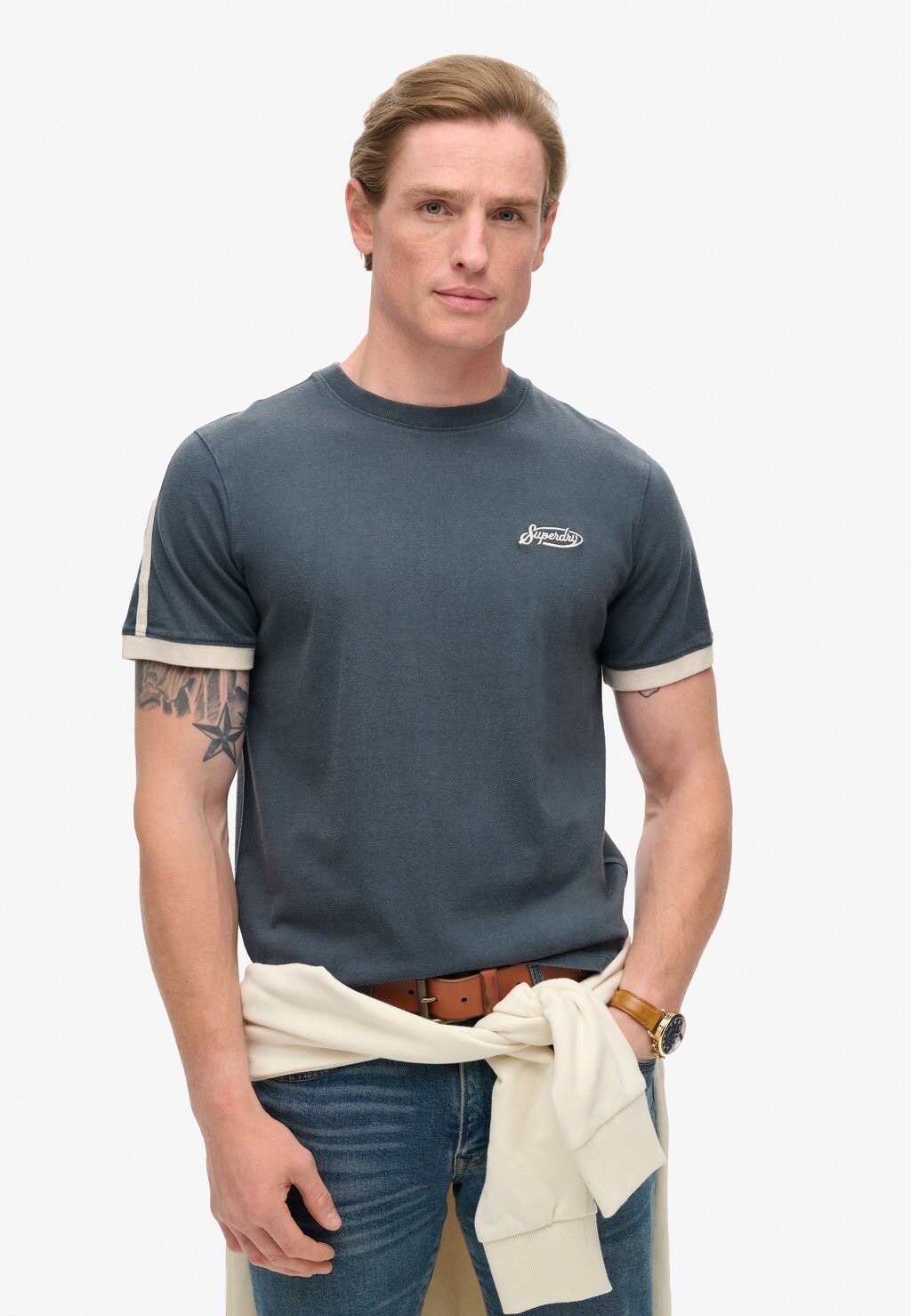 Футболка с принтом ESSENTIAL RETRO STRIPED Superdry, синий
Футболка с принтом ESSENTIAL RETRO STRIPED Superdry, синий