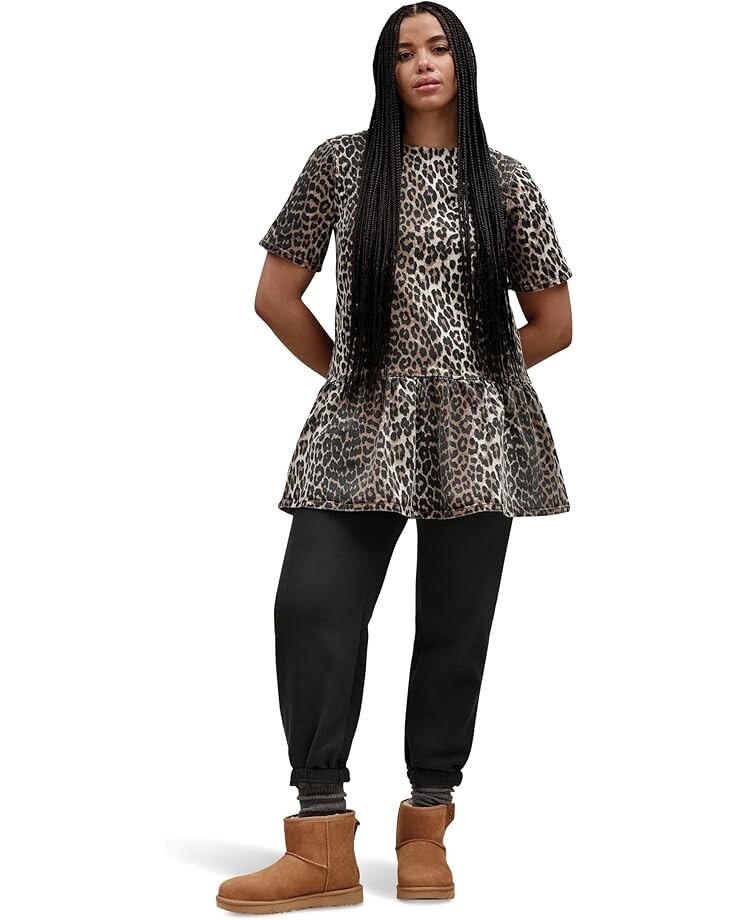 Брюки UGG Classic Sweatpant, черный
Брюки UGG Classic Sweatpant, черный