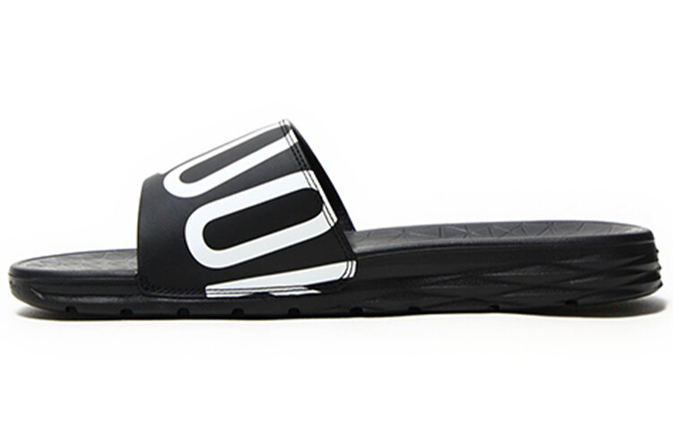 Шлепанцы и сланцы Nike Benassi Solarsoft Nba Black/White-Black 
Шлепанцы и сланцы Nike Benassi Solarsoft Nba Black/White-Black