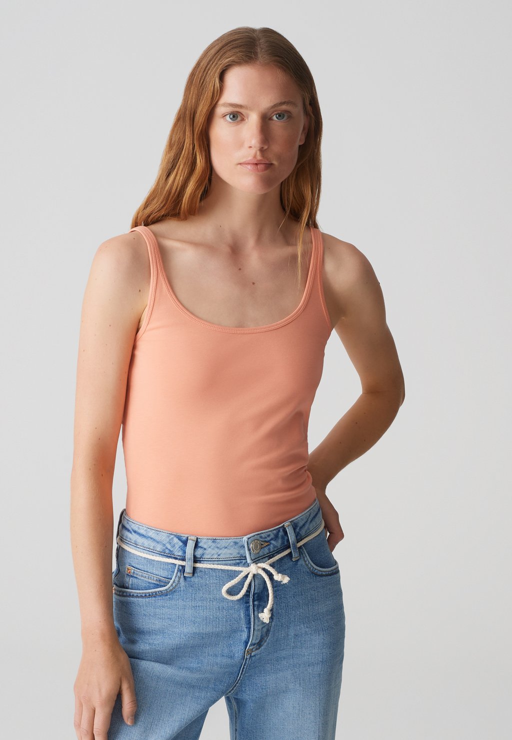 Топ INA OPUS, оранжевый
Топ INA OPUS, оранжевый