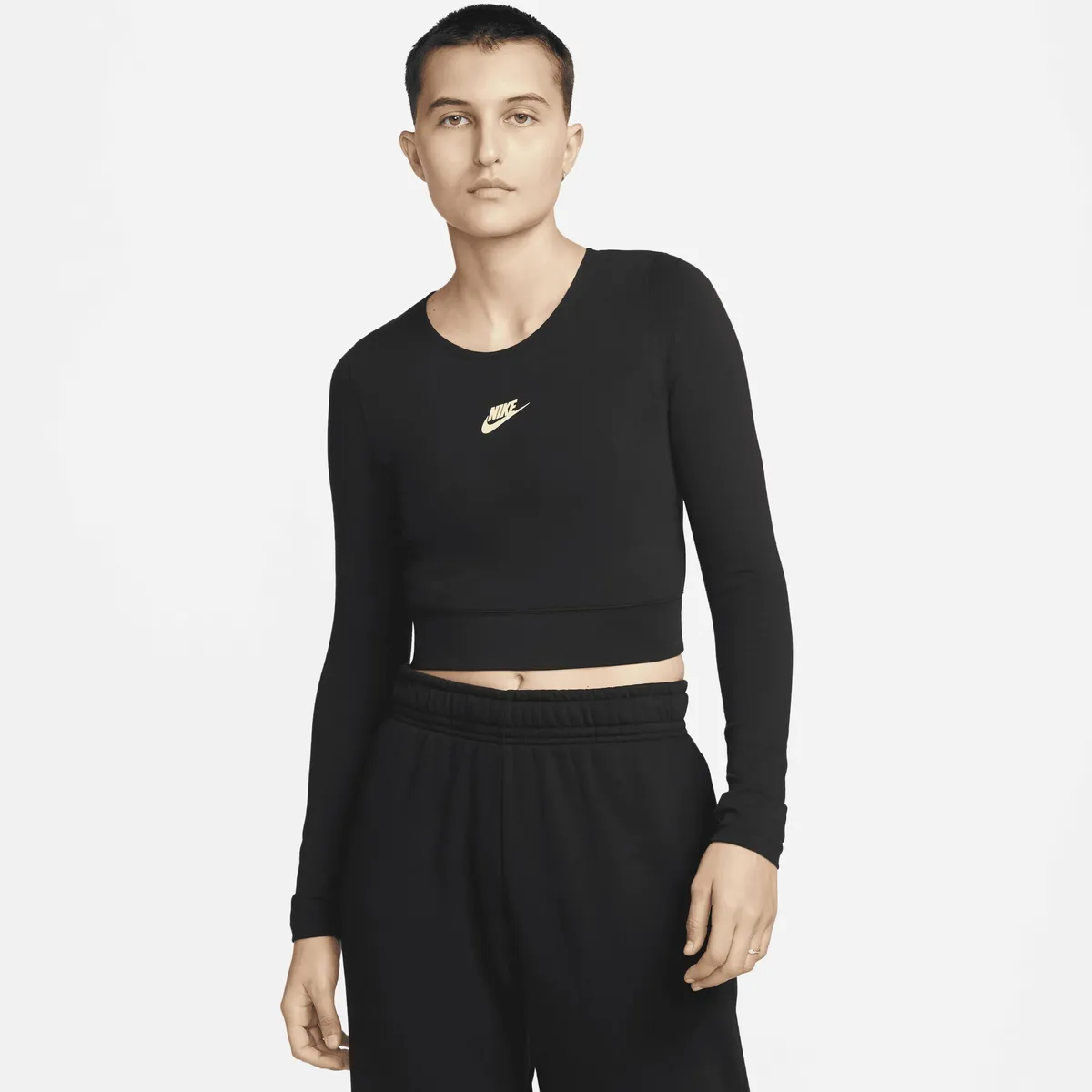Рубашка с длинными рукавами Nike Sportswear "W NSW LS CROP TOP DNC", черный
Рубашка с длинными рукавами Nike Sportswear "W NSW LS CROP TOP DNC", черный