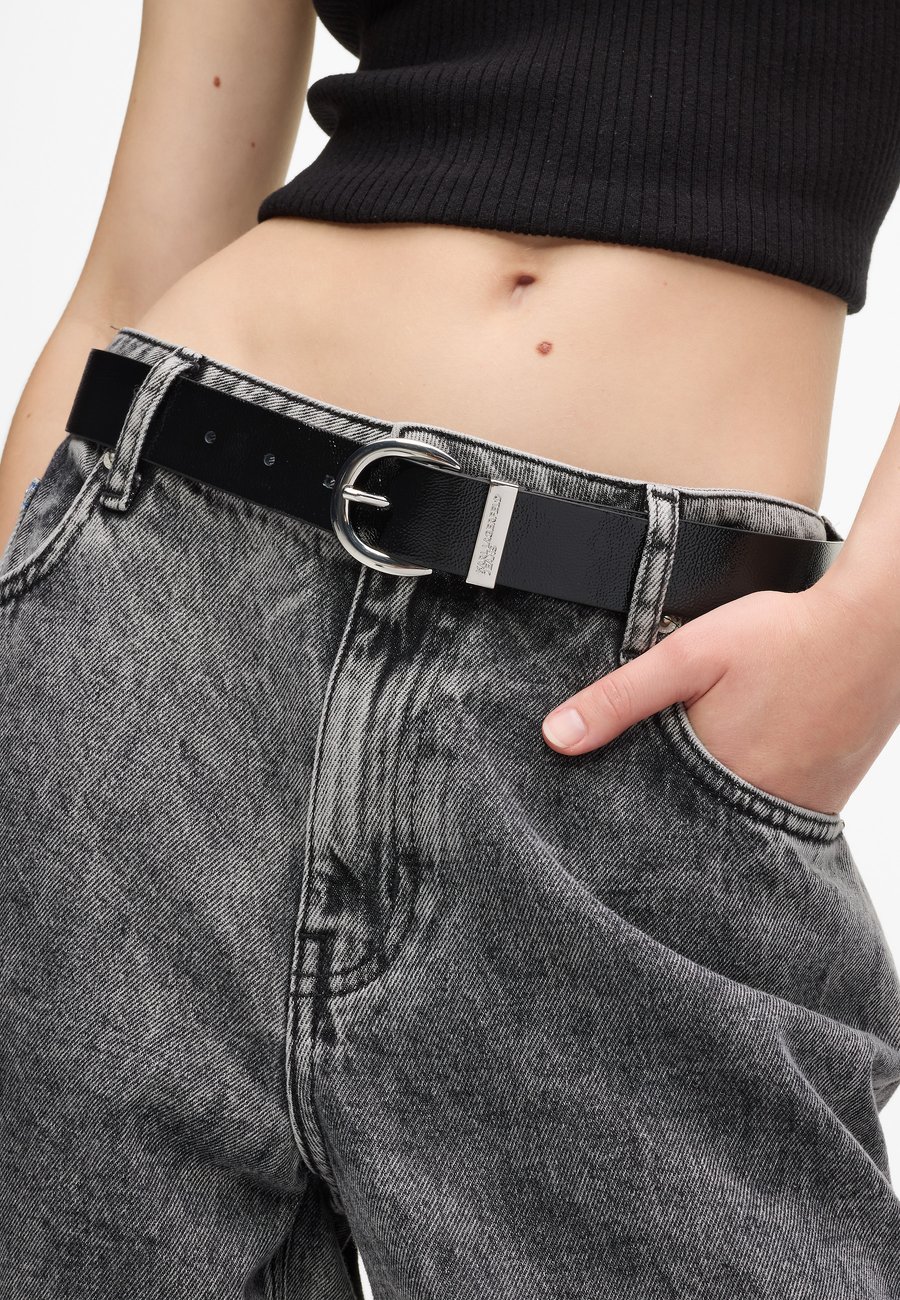Ремень Karl Lagerfeld Jeans Belt, Black
Ремень Karl Lagerfeld Jeans Belt, Black