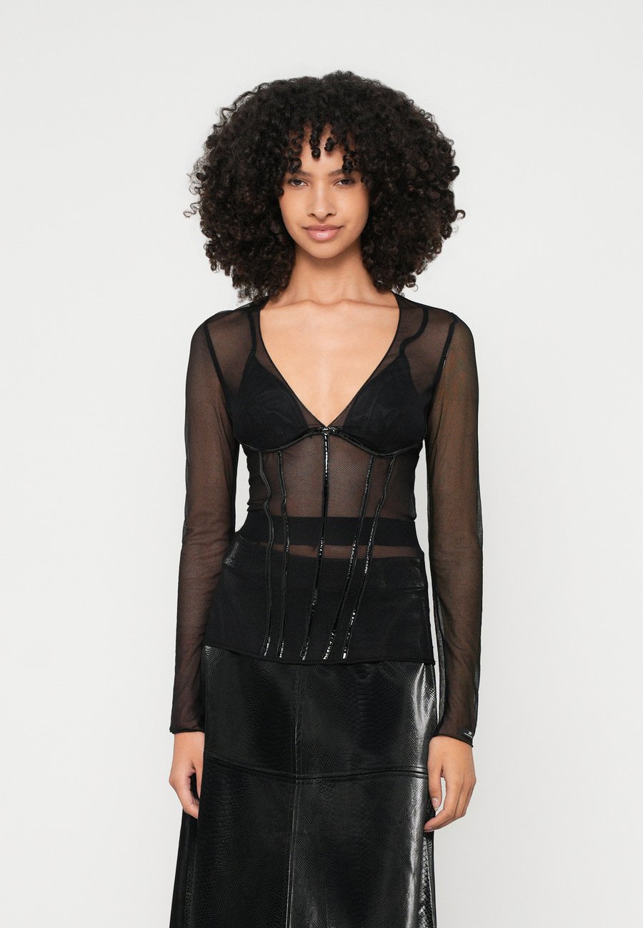 Топ Elisabetta Franchi Long sleeved top, Black
Топ Elisabetta Franchi Long sleeved top, Black