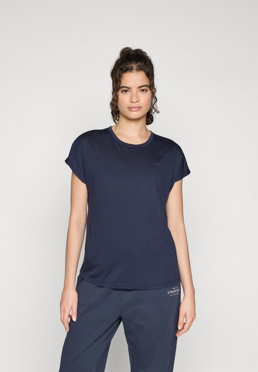 Футболка ONLY Play ONPAUB-SAGE ON BAT TEE, Night Sky/Dark Blue, Зеленый, Футболка ONLY Play ONPAUB-SAGE ON BAT TEE, Night Sky/Dark Blue
Футболка ONLY Play ONPAUB-SAGE ON BAT TEE, Night Sky/Dark Blue, Зеленый, Футболка ONLY Play ONPAUB-SAGE ON BAT TEE, Night Sky/Dark Blue