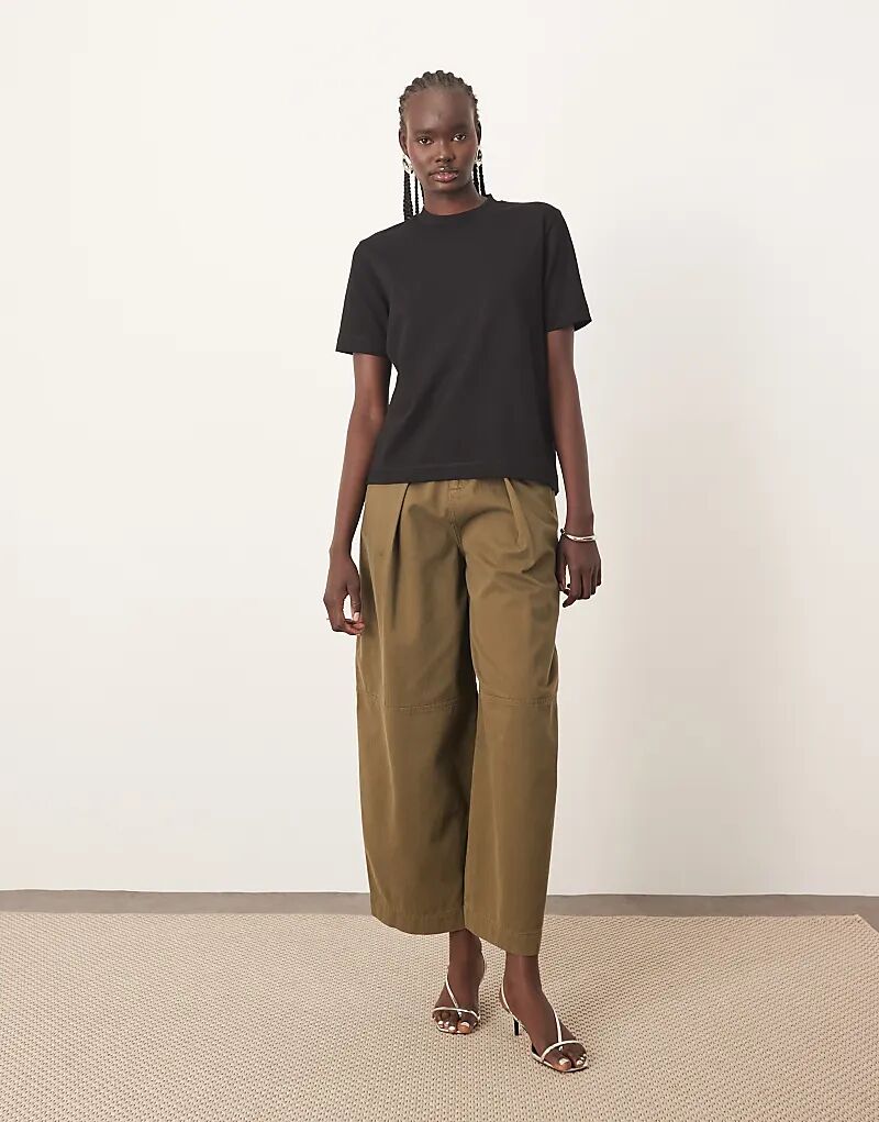 Футболка ARRANGE чистого кроя, черного цвета
Футболка ARRANGE чистого кроя, черного цвета