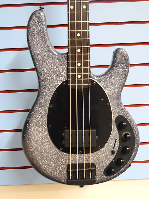 Басс гитара Ernie Ball Music Man Darkray 4 with Mono Bag - Starry Night
Басс гитара Ernie Ball Music Man Darkray 4 with Mono Bag - Starry Night