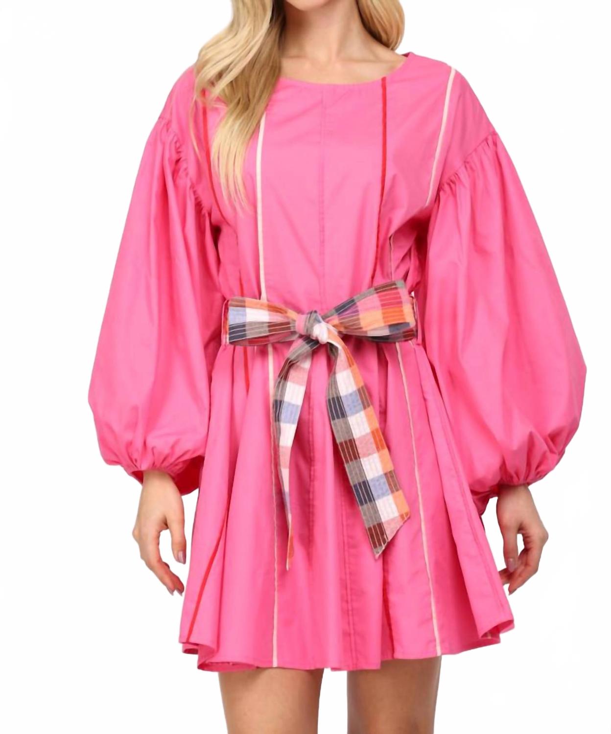 Платье-трапеция с контрастной отделкой и лодочкой FATE, розовый
Платье-трапеция с контрастной отделкой и лодочкой FATE, розовый