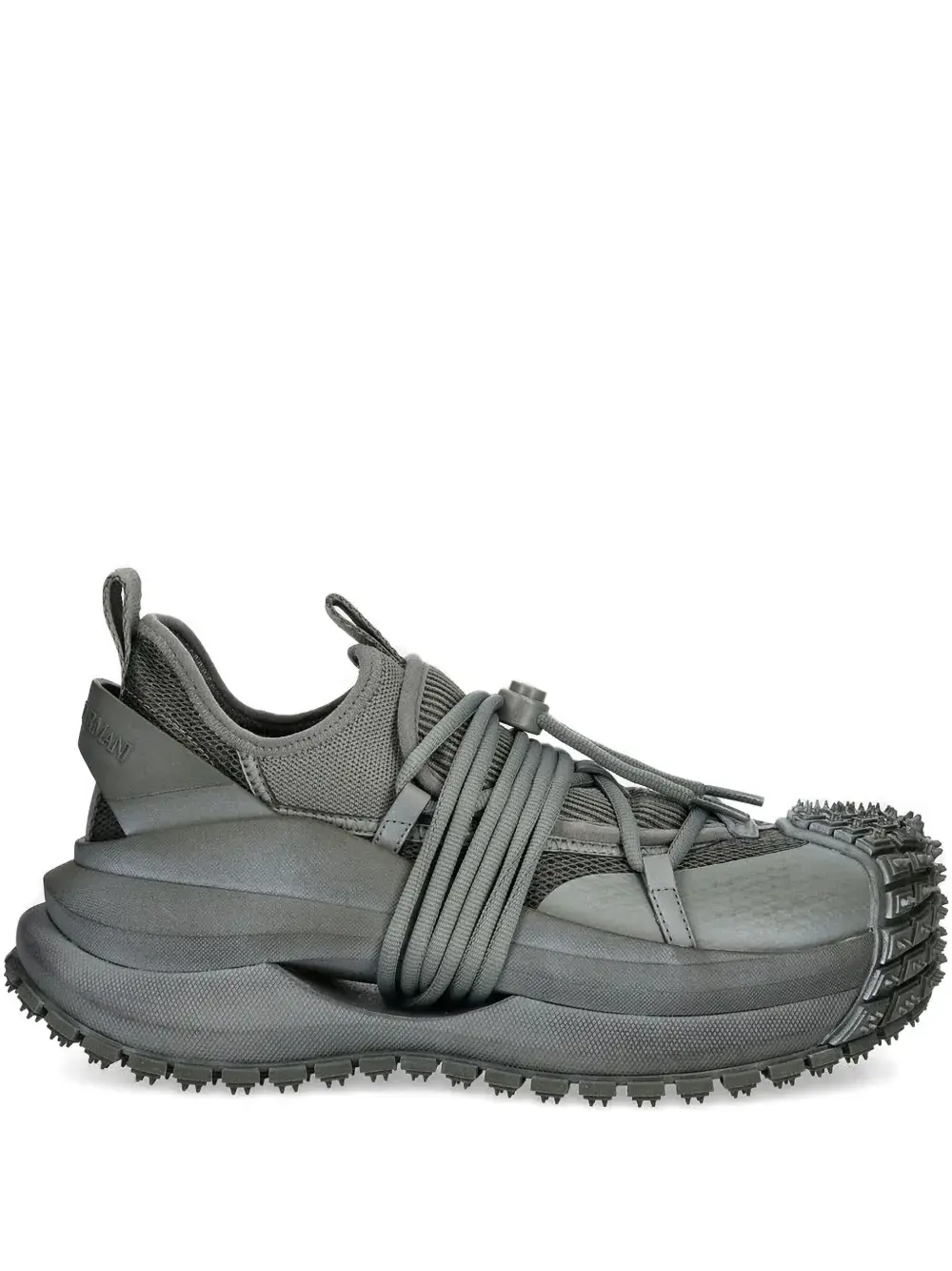 Кроссовки на шнуровке EMPORIO ARMANI, серый
Кроссовки на шнуровке EMPORIO ARMANI, серый