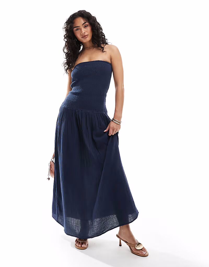 Длинное платье Pull&Bear со сборками темно-синего цвета
Длинное платье Pull&Bear со сборками темно-синего цвета