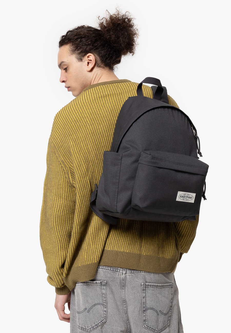 Рюкзак Eastpak DAY PAK'R, Washed Dark/Black
Рюкзак Eastpak DAY PAK'R, Washed Dark/Black
