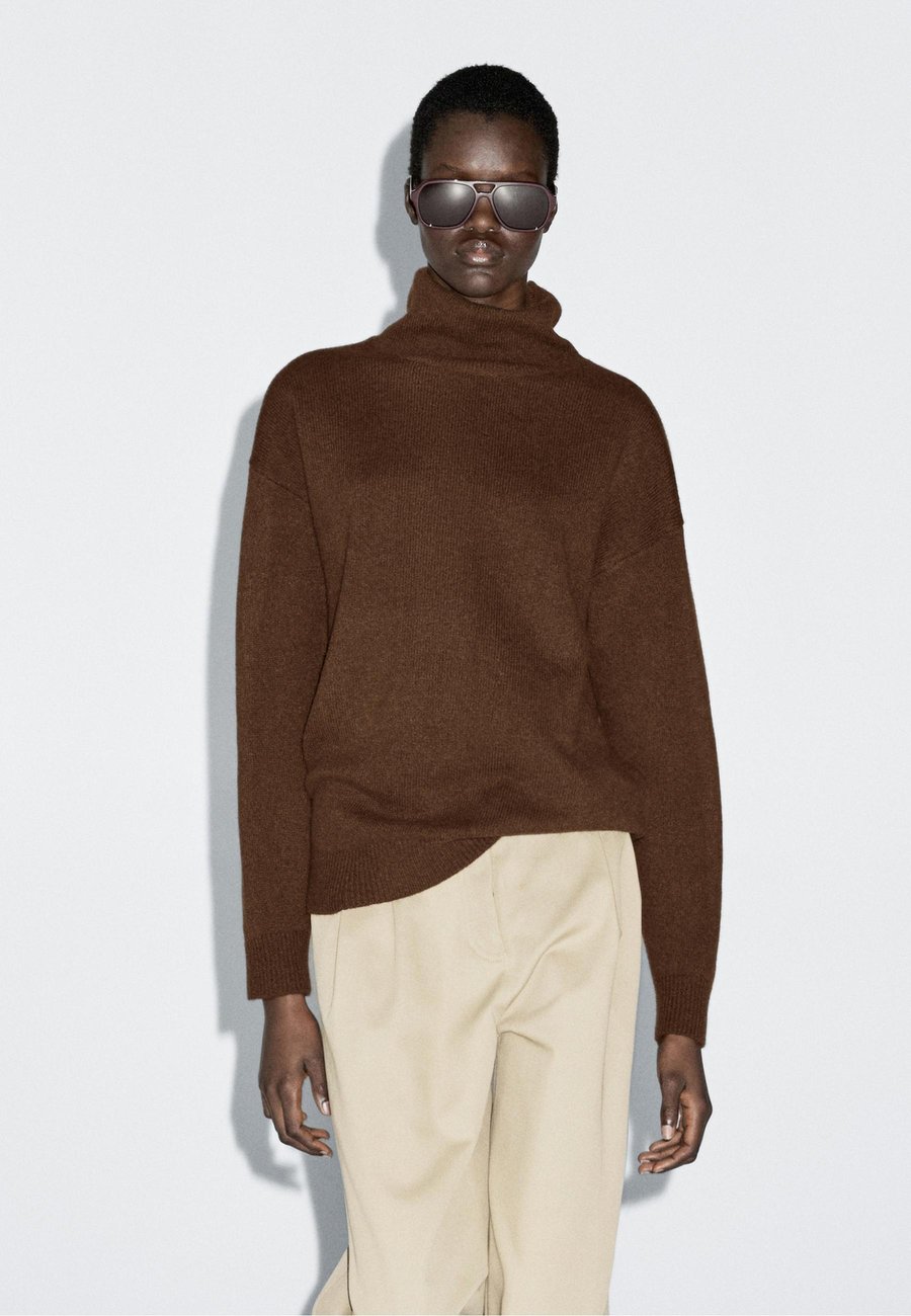 Джемпер Massimo Dutti TURTLENECK, Dark Brown
Джемпер Massimo Dutti TURTLENECK, Dark Brown