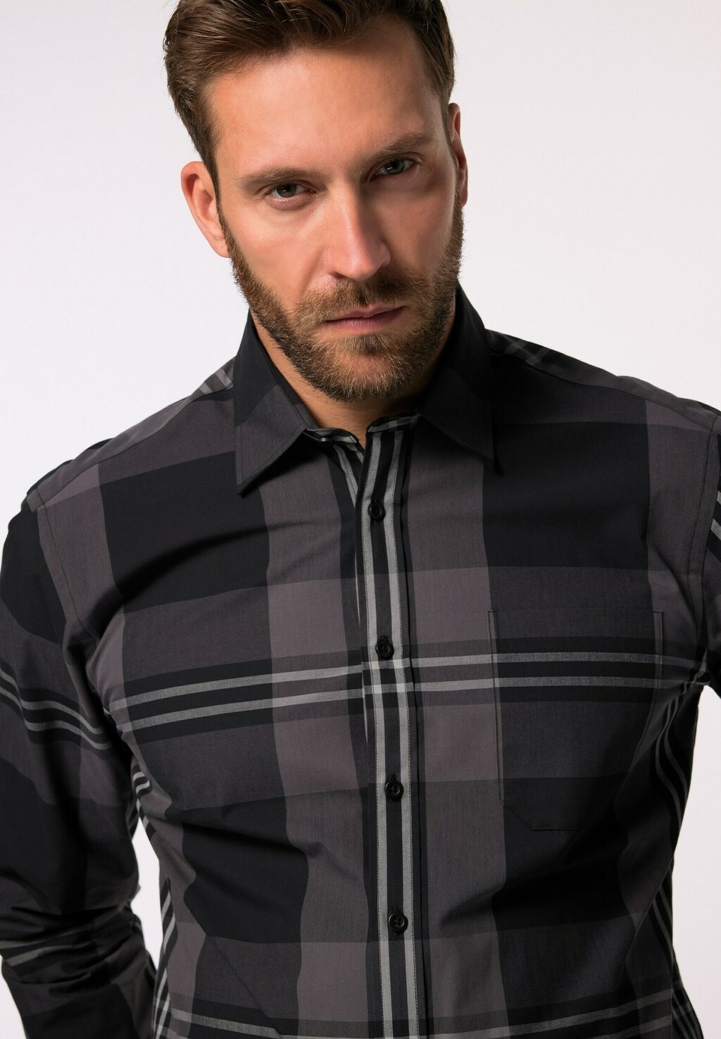 Рубашка KARO LANGARM KENTKRAGEN MODERN FIT JP1880, черный
Рубашка KARO LANGARM KENTKRAGEN MODERN FIT JP1880, черный