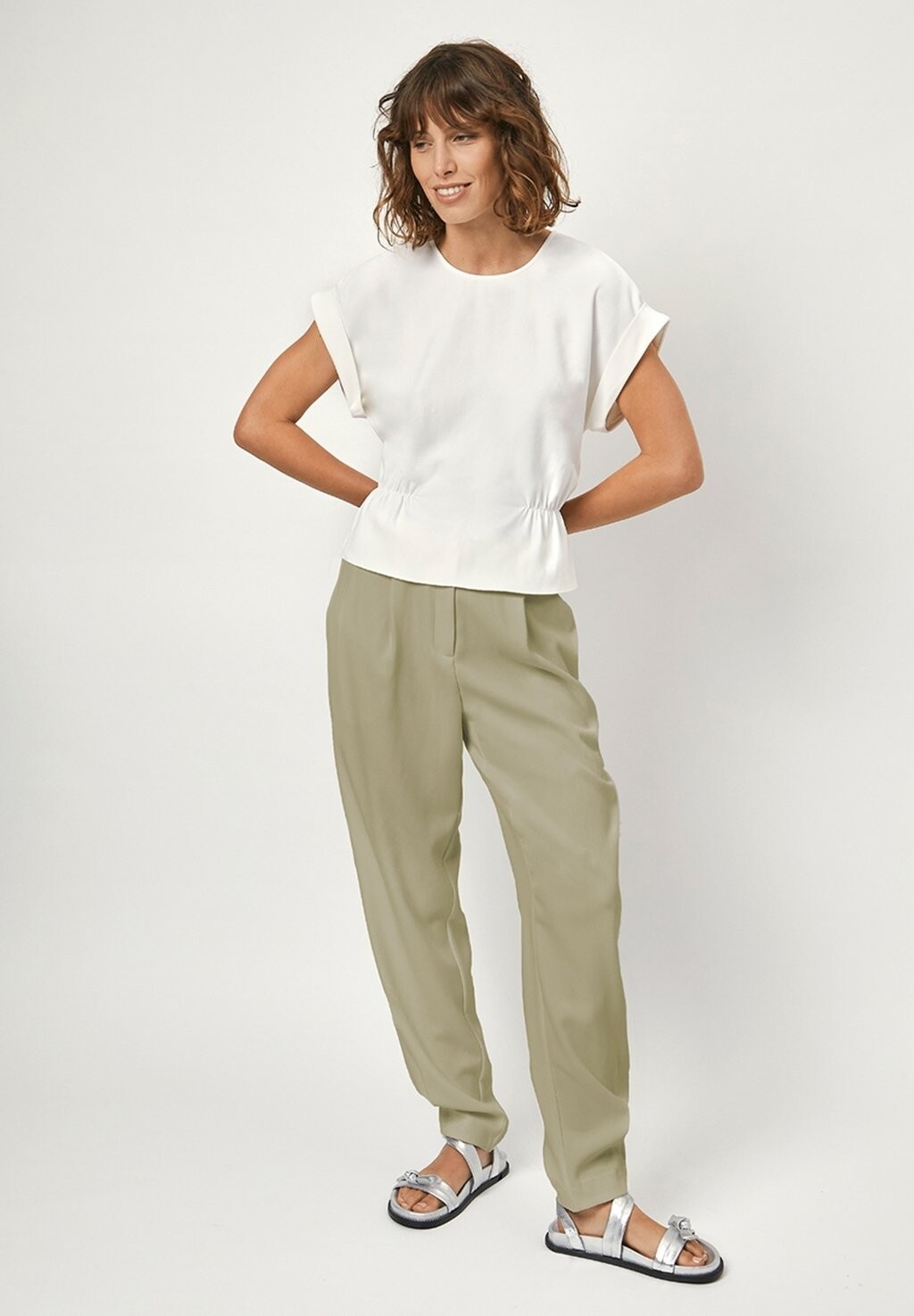 Тканевые брюки MIMOU CONSTRUCTED Dante6, светло-зеленый
Тканевые брюки MIMOU CONSTRUCTED Dante6, светло-зеленый