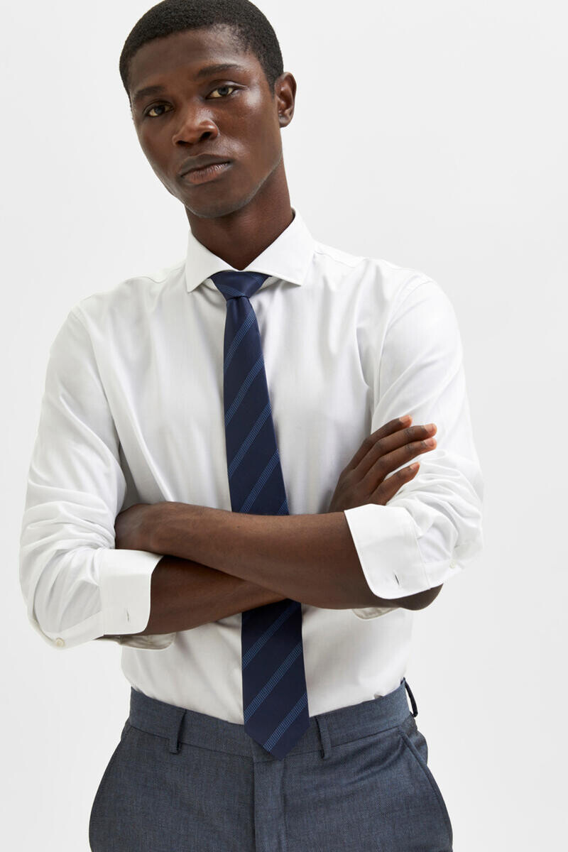 Классическая рубашка из 100% хлопка с длинными рукавами Selected, белый
Классическая рубашка из 100% хлопка с длинными рукавами Selected, белый