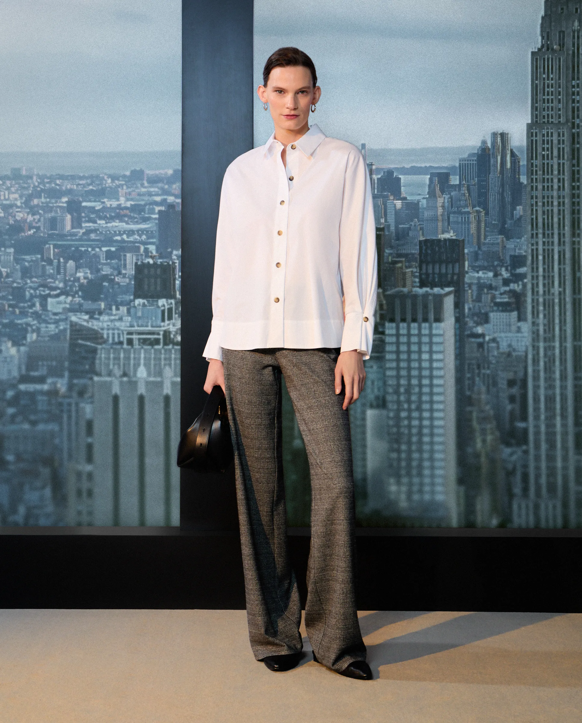 Женская рубашка с контрастной пуговицей Woman Limited El Corte Inglés, белый
Женская рубашка с контрастной пуговицей Woman Limited El Corte Inglés, белый